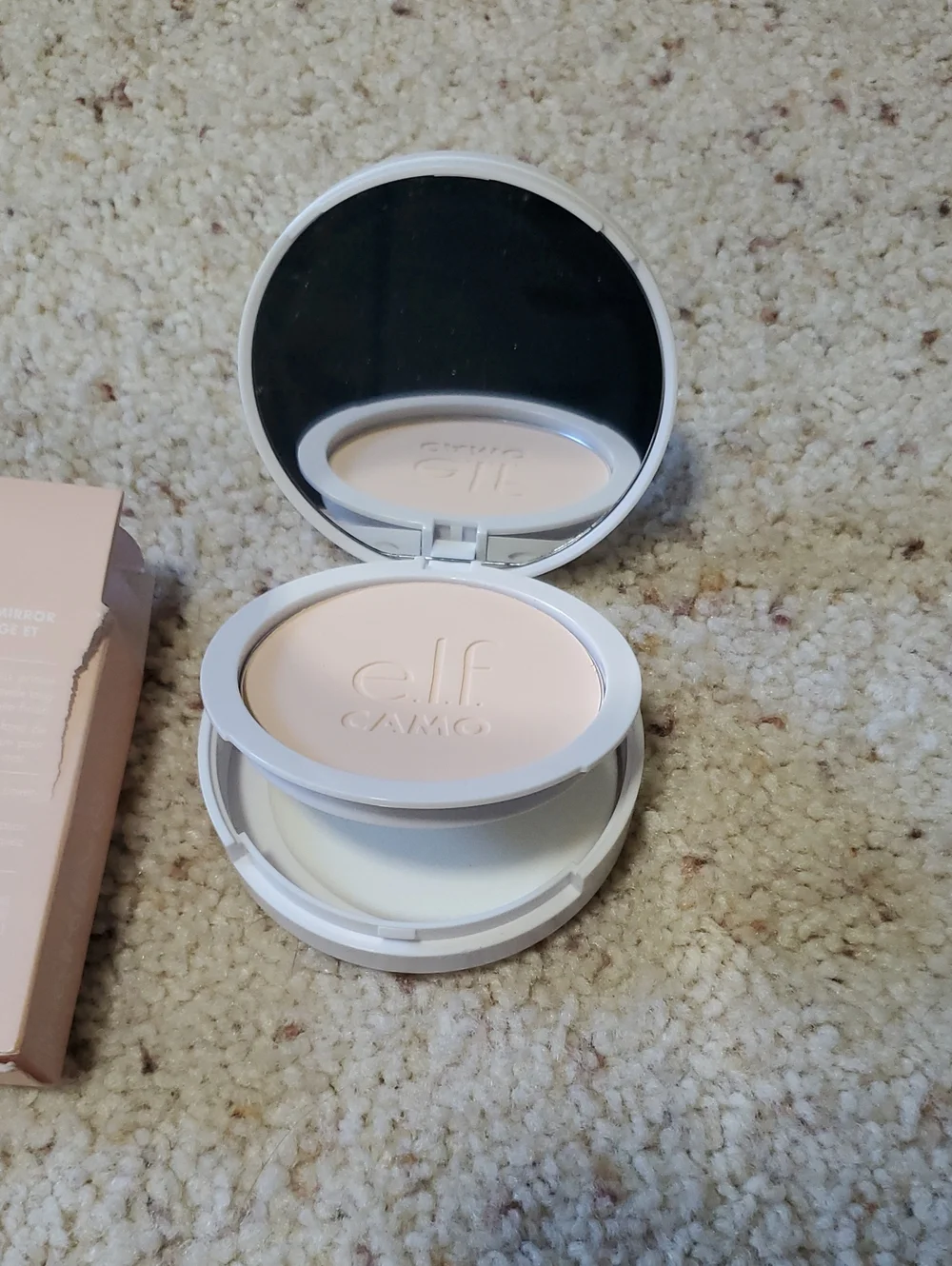 e.l.f. Camo Powder Foundation Compact - Light Beige
